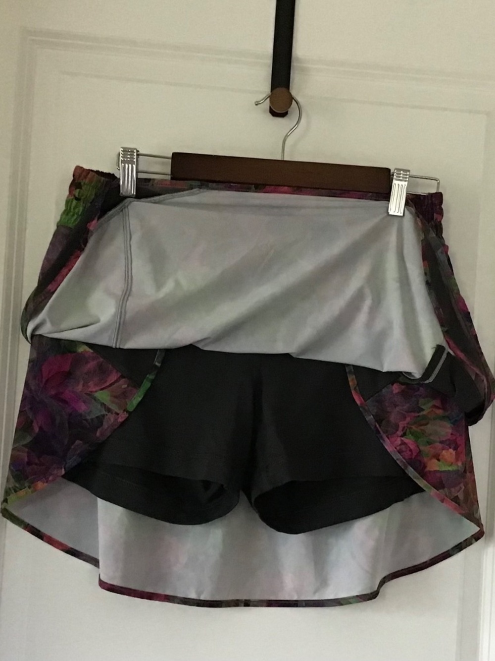 Lululemon Hotty Hot High rise Skirt size 12 - Picture 4 of 7